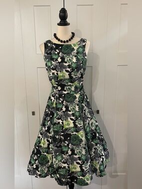 Mad Men Style Green Floral Sleeveless Fit-and-Flare Dress
